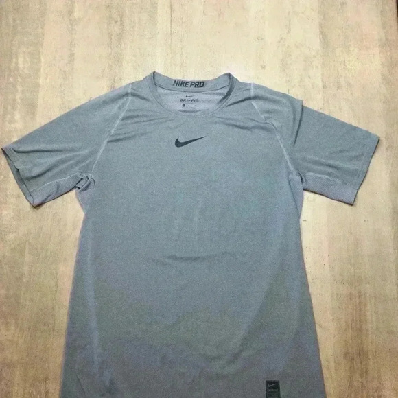 Nike pro dri-fit shirt.  New condition, size Large. - Picture 1 of 6
